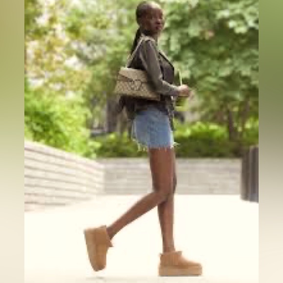 Ugg Ultra Mini Platforms ~ Size 8W/7M - Picture 12 of 16